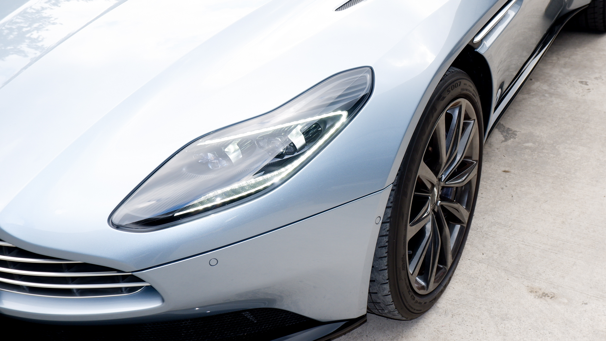 2018 ASTON MARTIN DB11 V8 4.0L