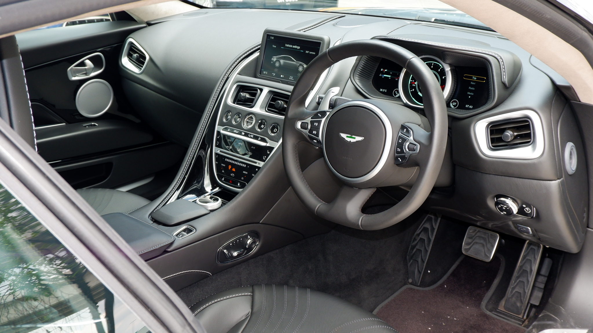 2018 ASTON MARTIN DB11 V8 4.0L