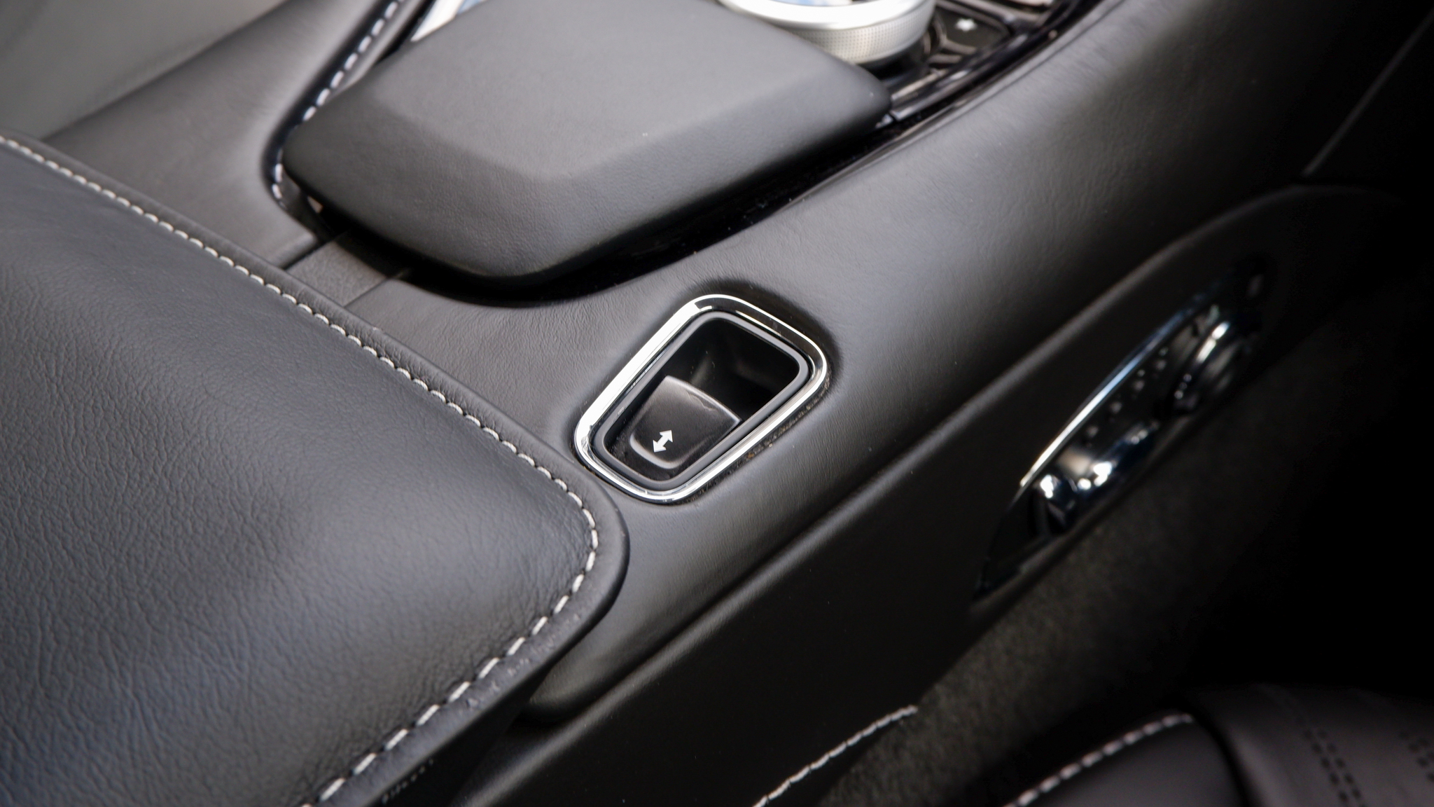 2018 ASTON MARTIN DB11 V8 4.0L