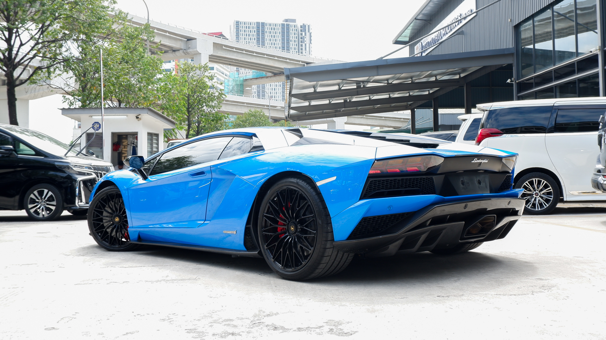 2017 LAMBORGHINI AVENTADOR S LP740-4
