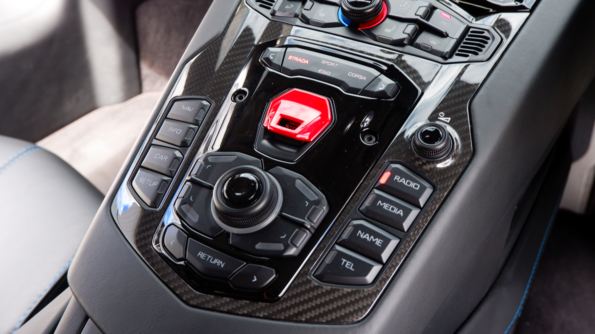 2017 LAMBORGHINI AVENTADOR S LP740-4