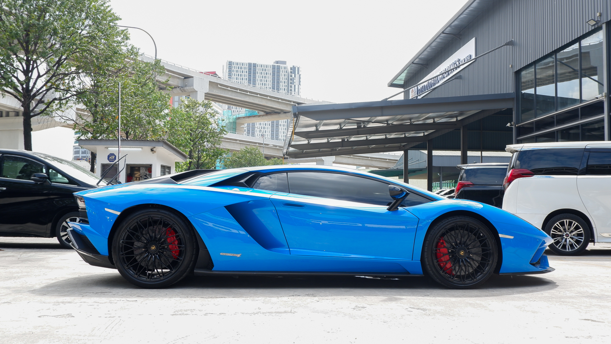 2017 LAMBORGHINI AVENTADOR S LP740-4