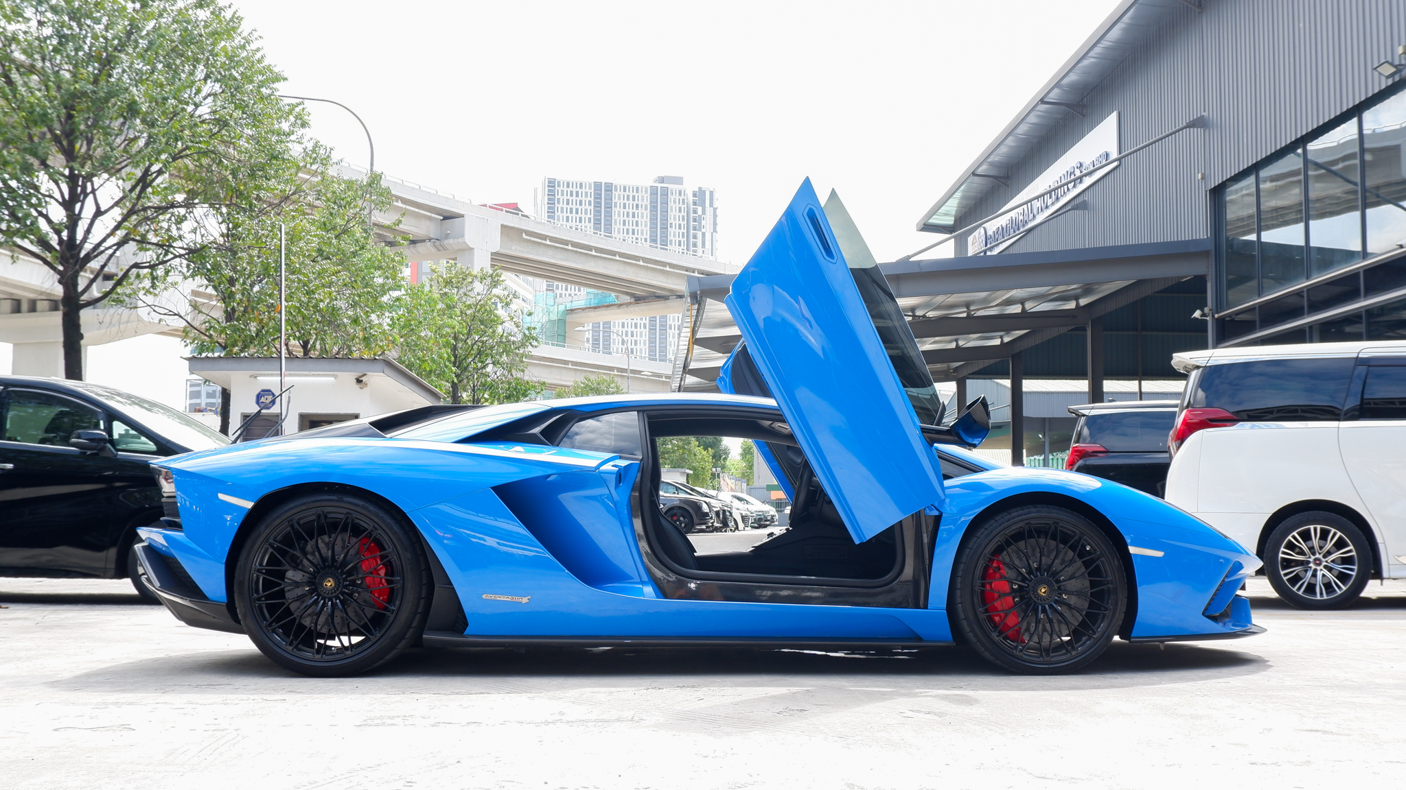 2017 LAMBORGHINI AVENTADOR S LP740-4