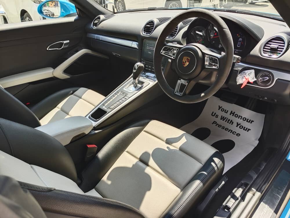 2017 PORSCHE CAYMAN 718