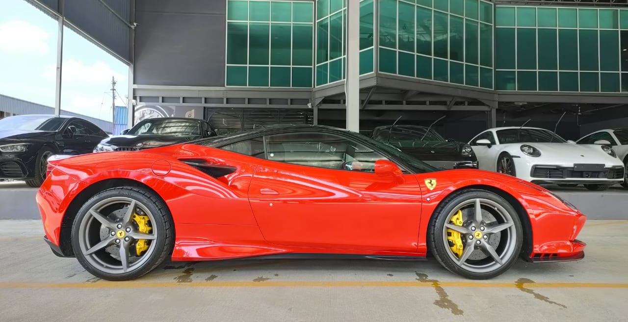 2020 FERRARI F8 TRIBUTO V8