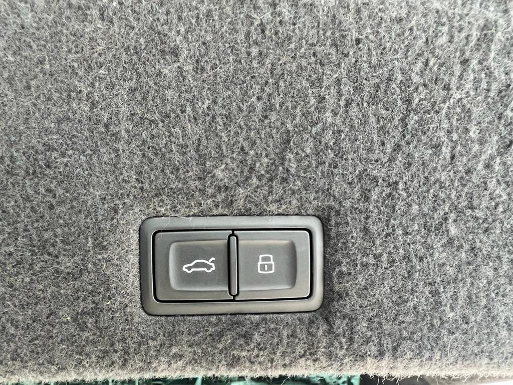 2018 LAMBORGHINI URUS URBAN PACKAGE