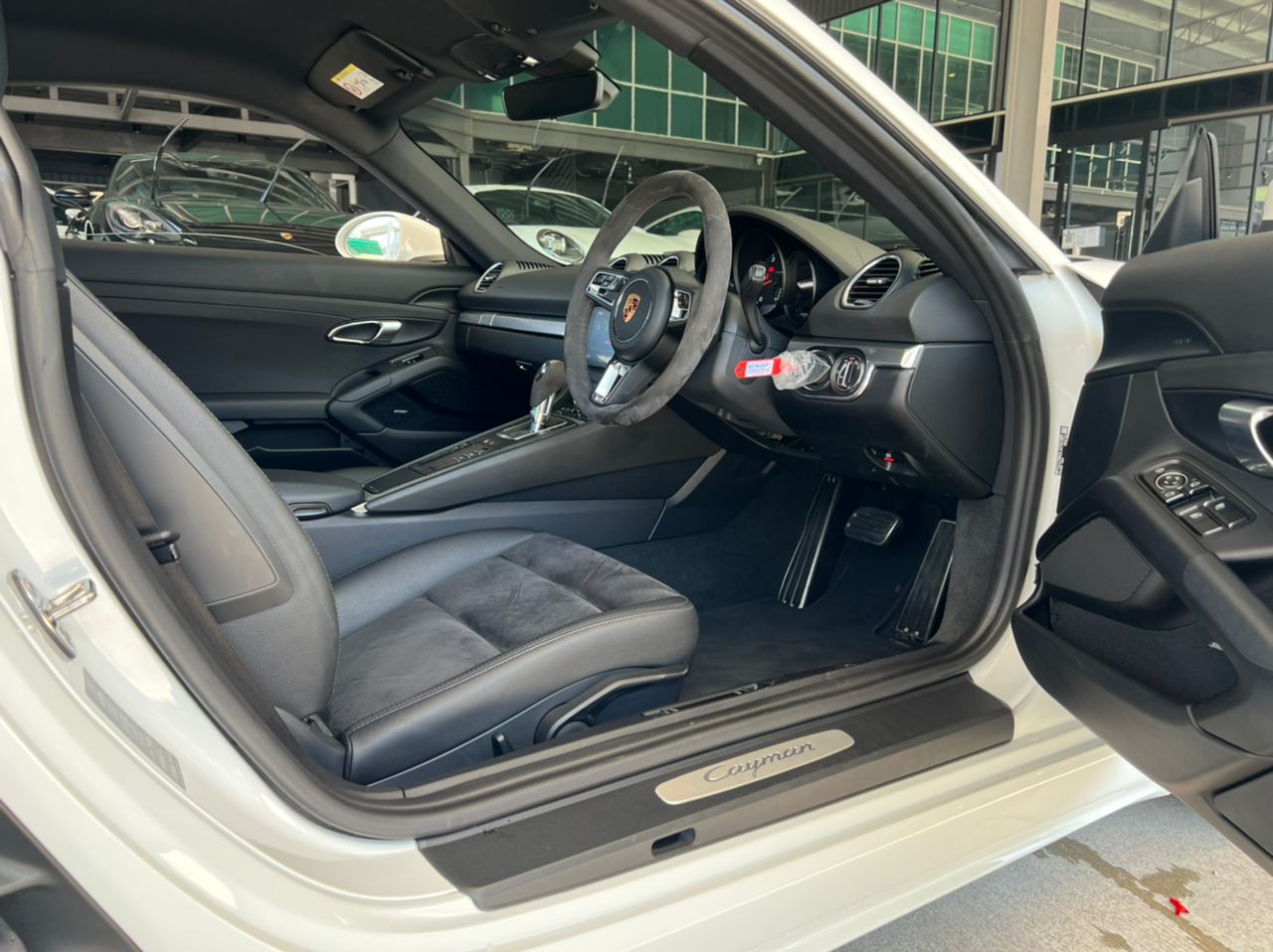 2019 PORSCHE CAYMAN 718