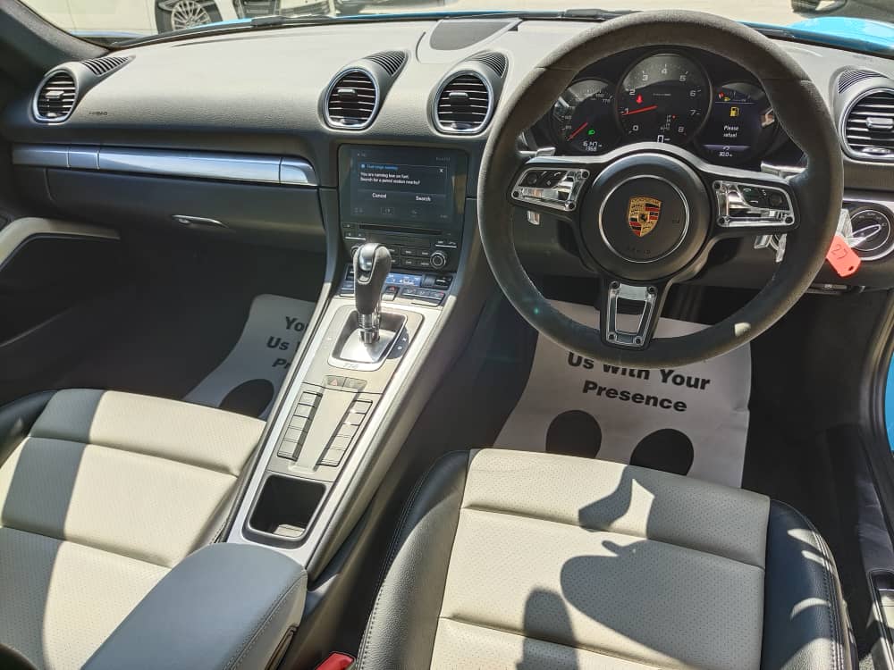 2017 PORSCHE CAYMAN 718