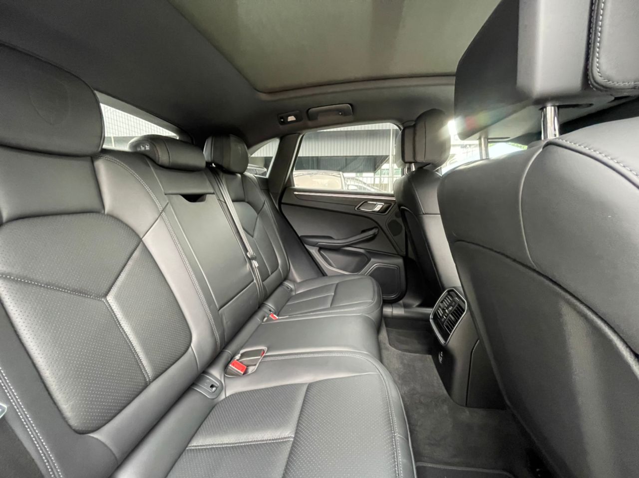 2020 PORSCHE MACAN 2.0 UK SPEC