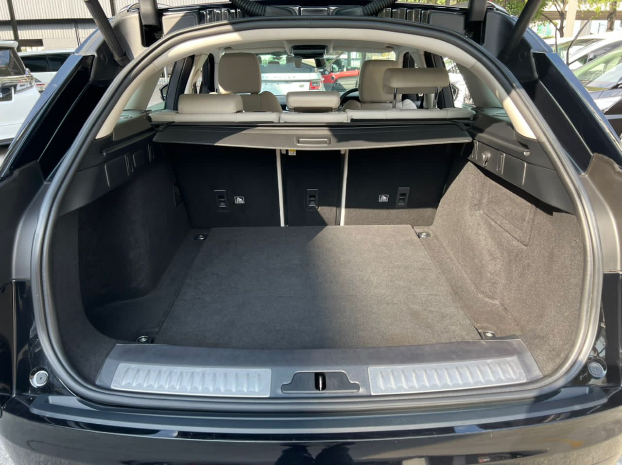 2018 RANGE ROVER VELAR P250 SE