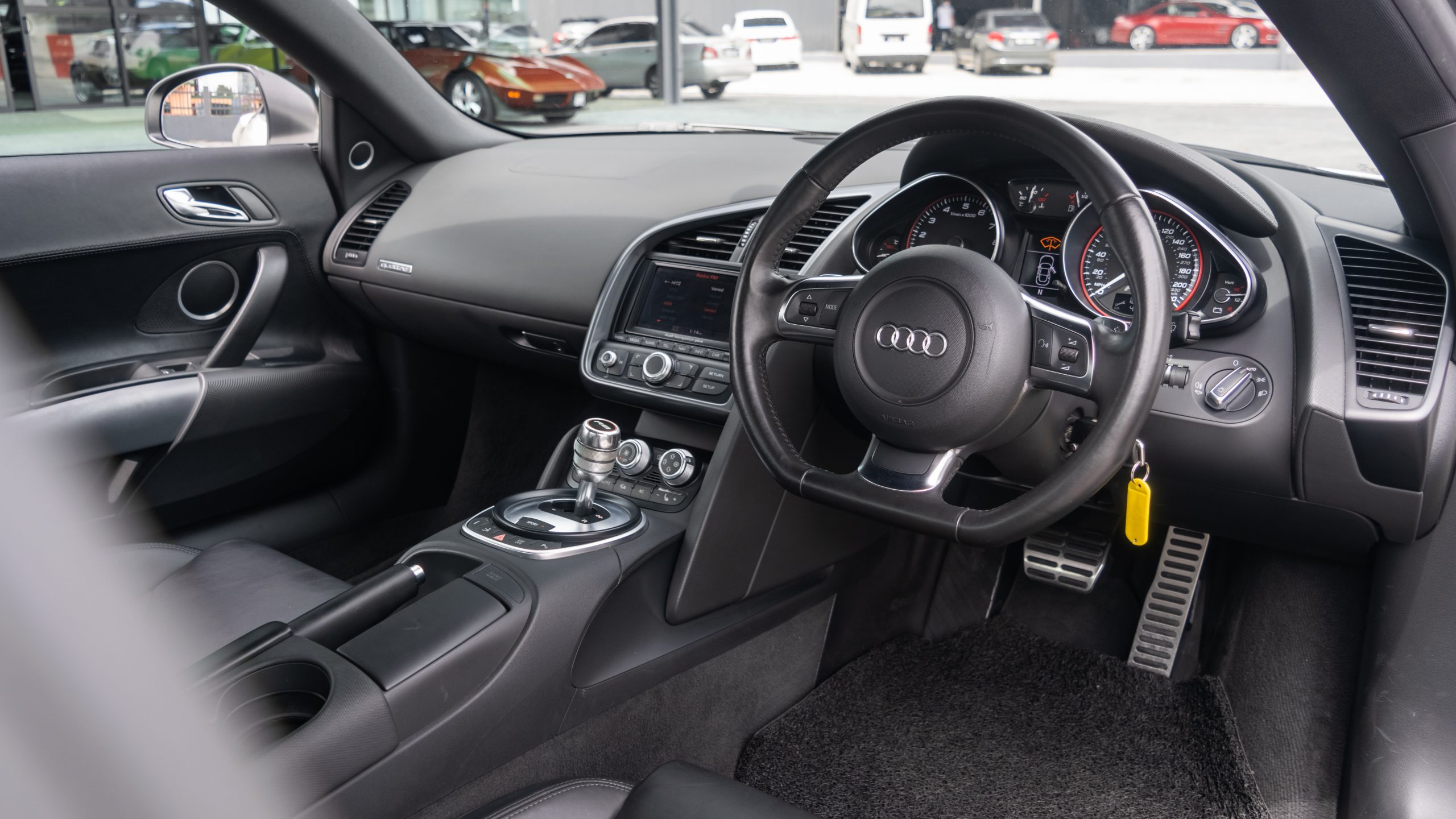 2010 AUDI R8 5.2L V10 QUATTRO