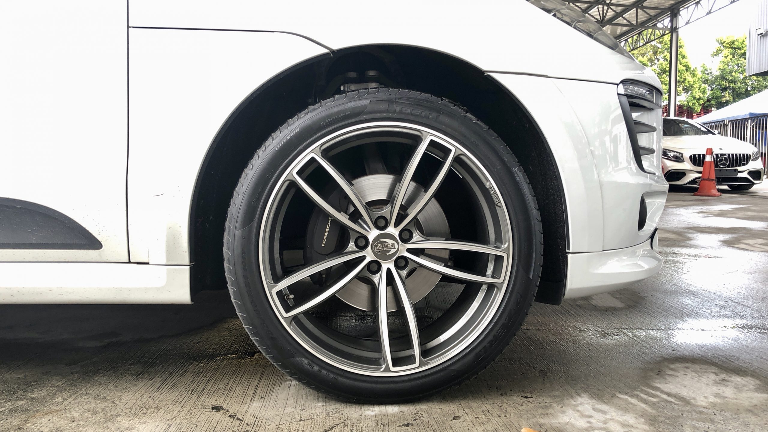 2017 PORSCHE MACAN TECH ART SPEC