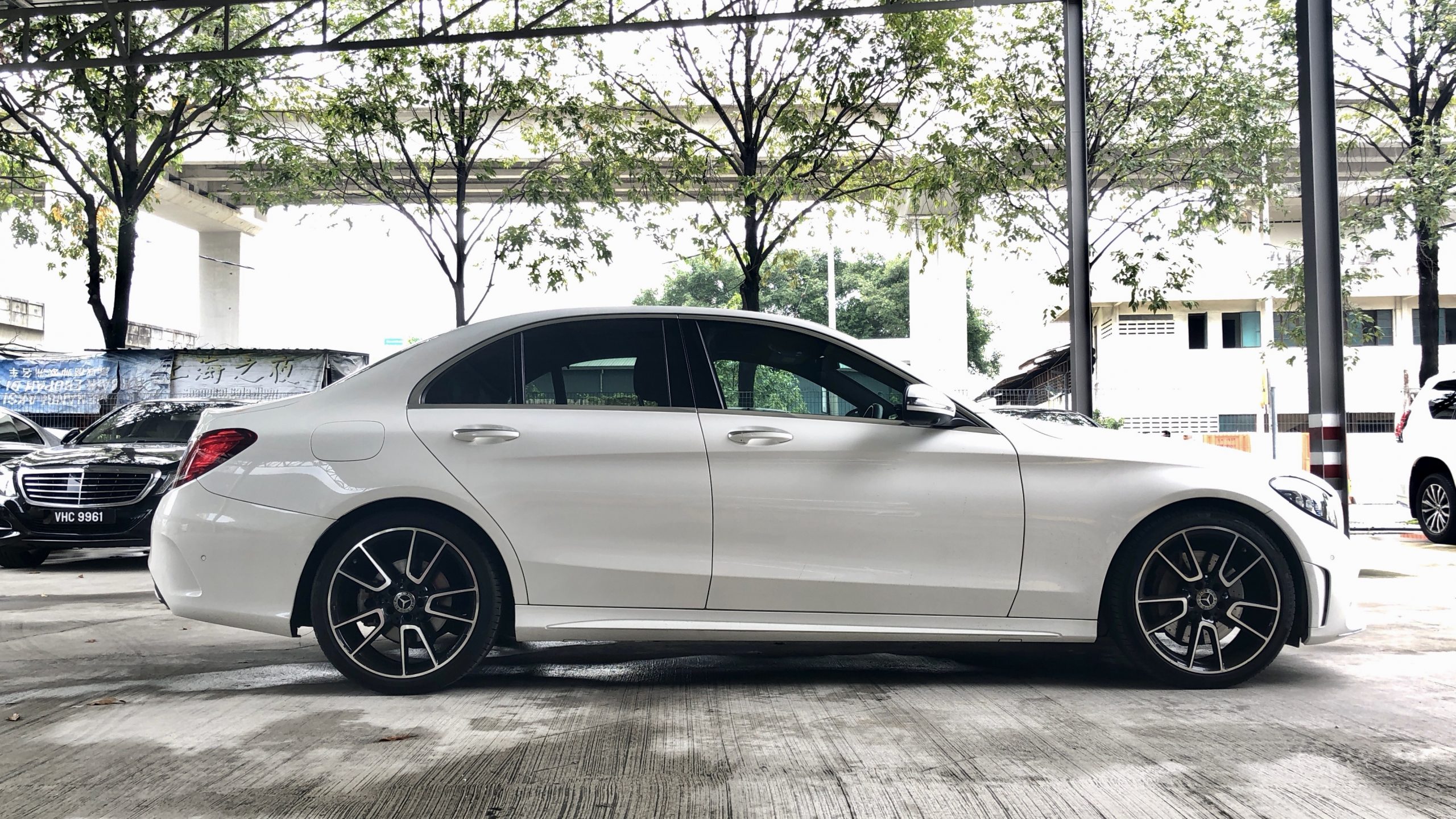 2018 MERCEDES BENZ C300 AMG (LOCAL)