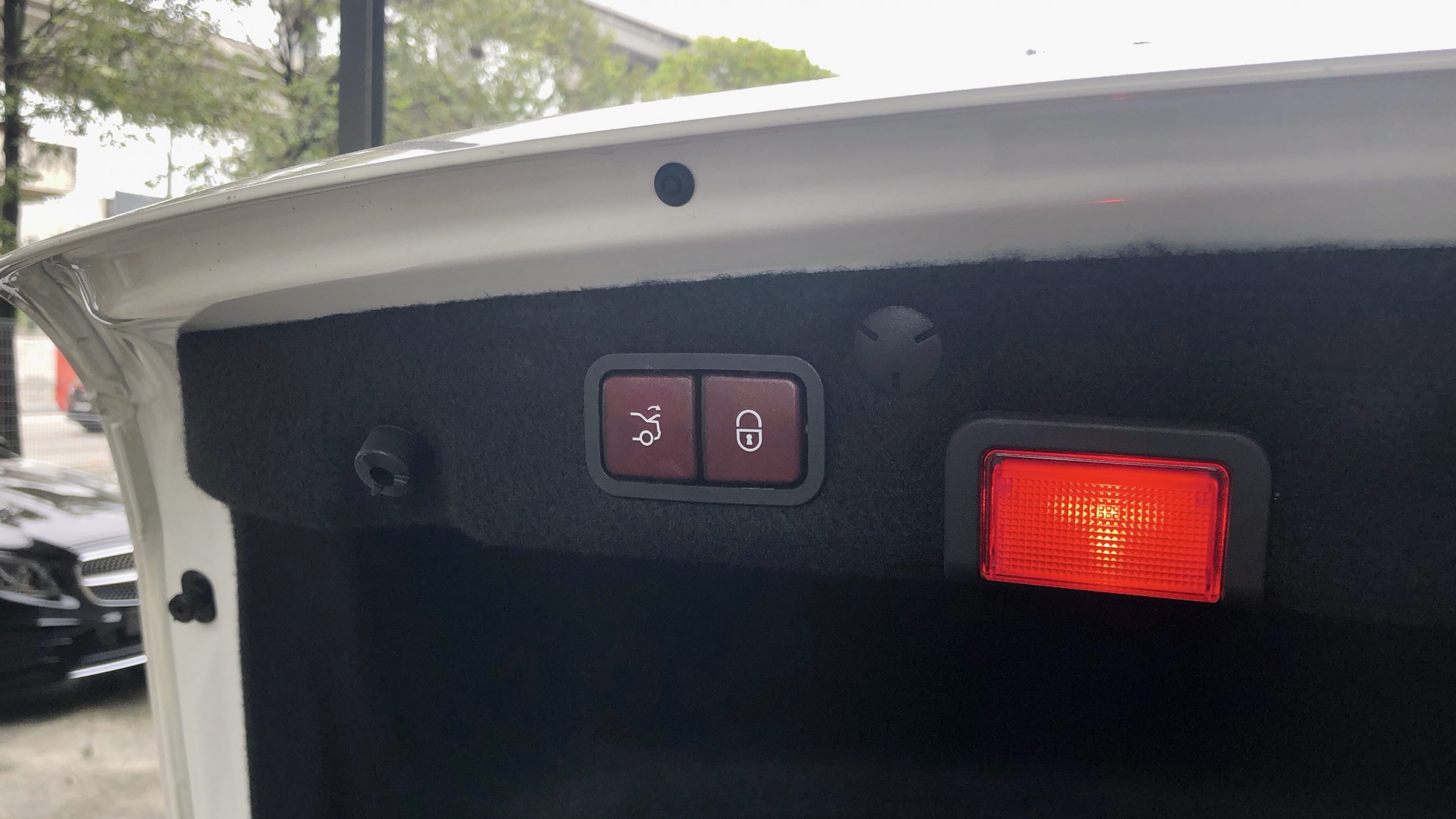 2018 MERCEDES BENZ C300 AMG (LOCAL)