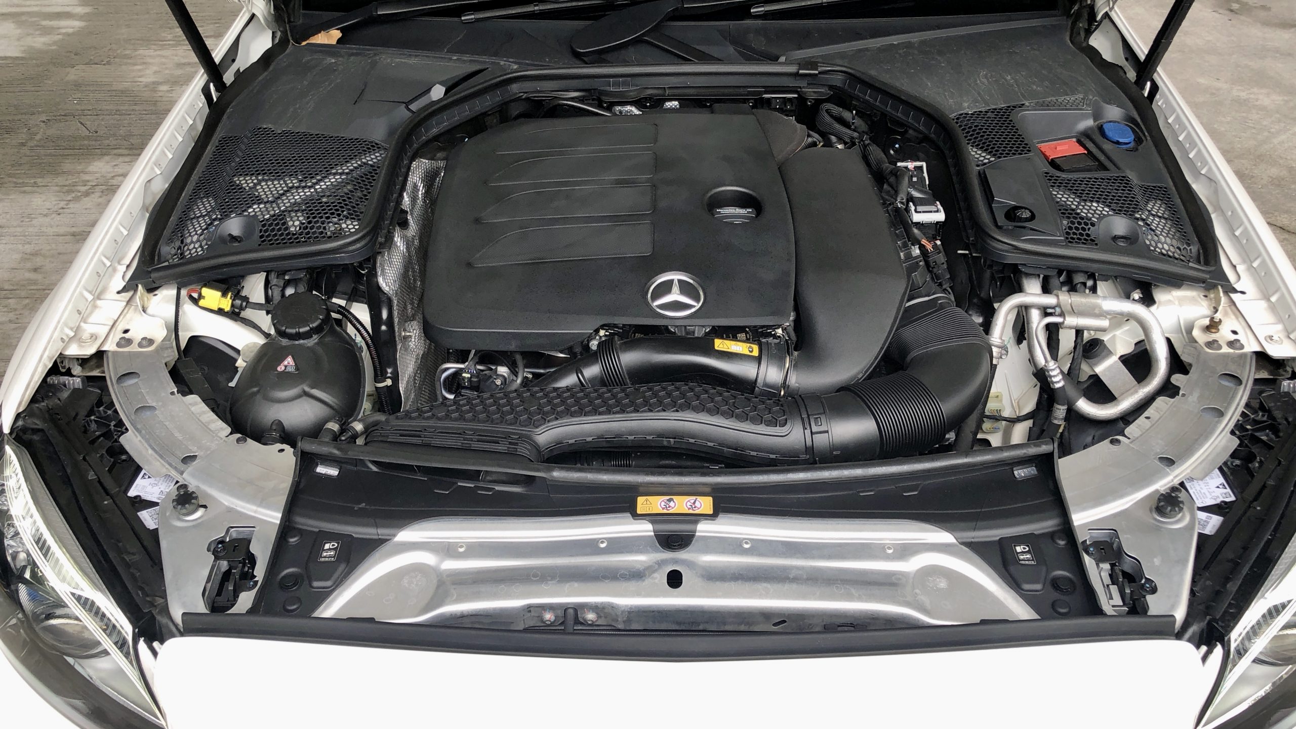2018 MERCEDES BENZ C300 AMG (LOCAL)