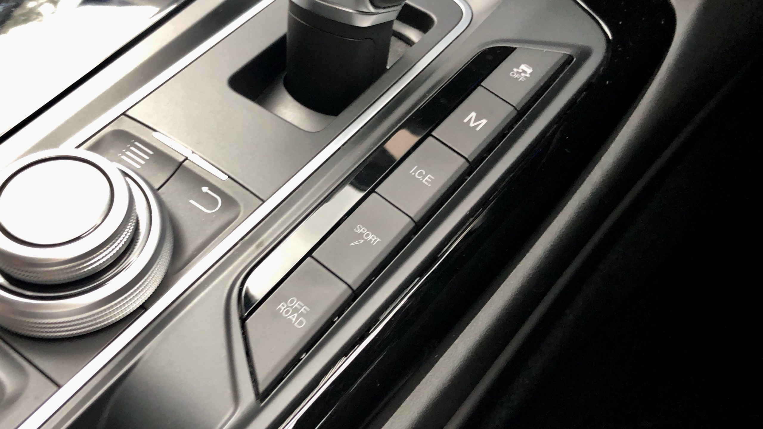 2017 MASERATI LEVANTE (LOCAL)