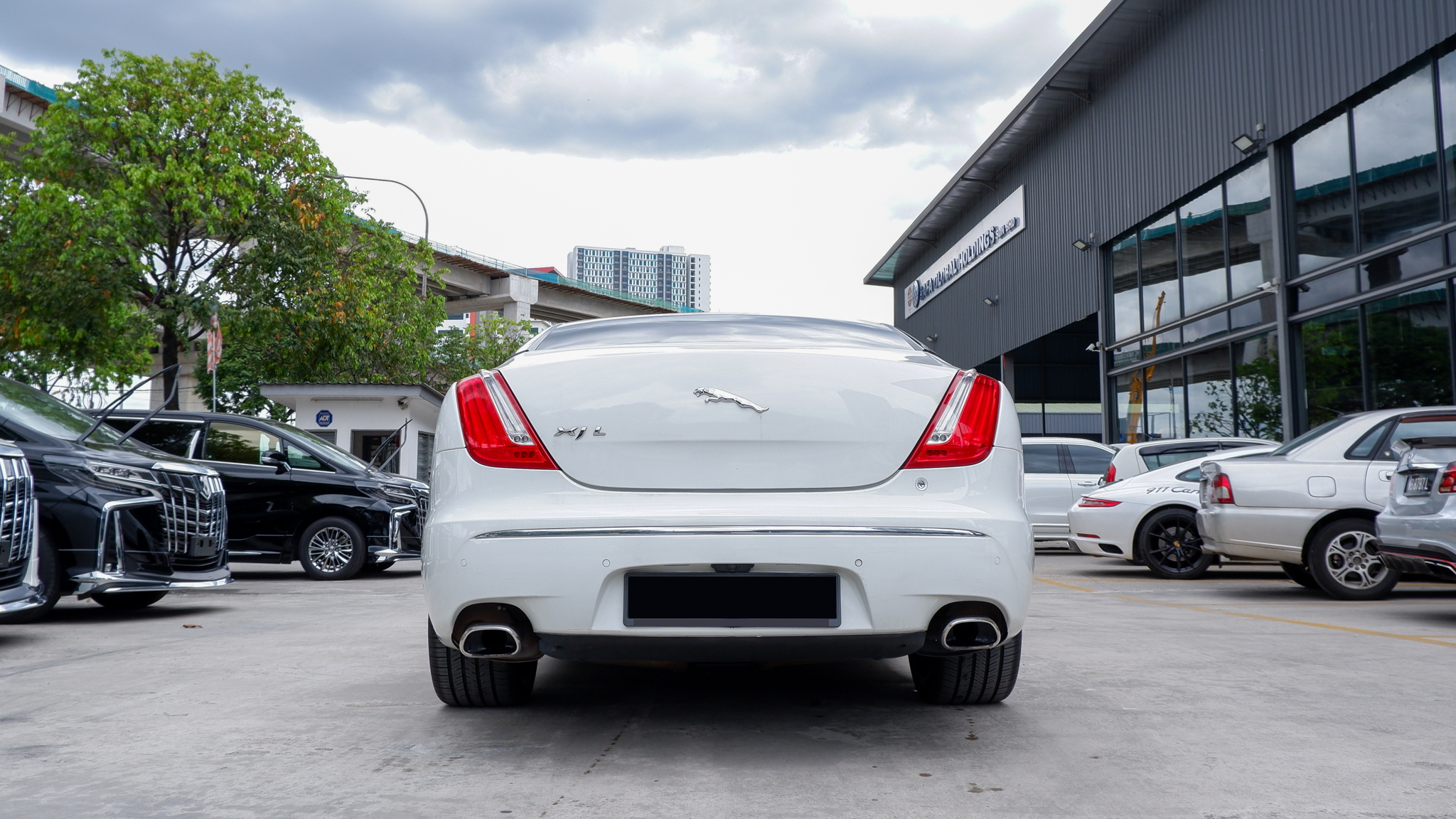 2011 JAGUAR XJL SUPERSPORT