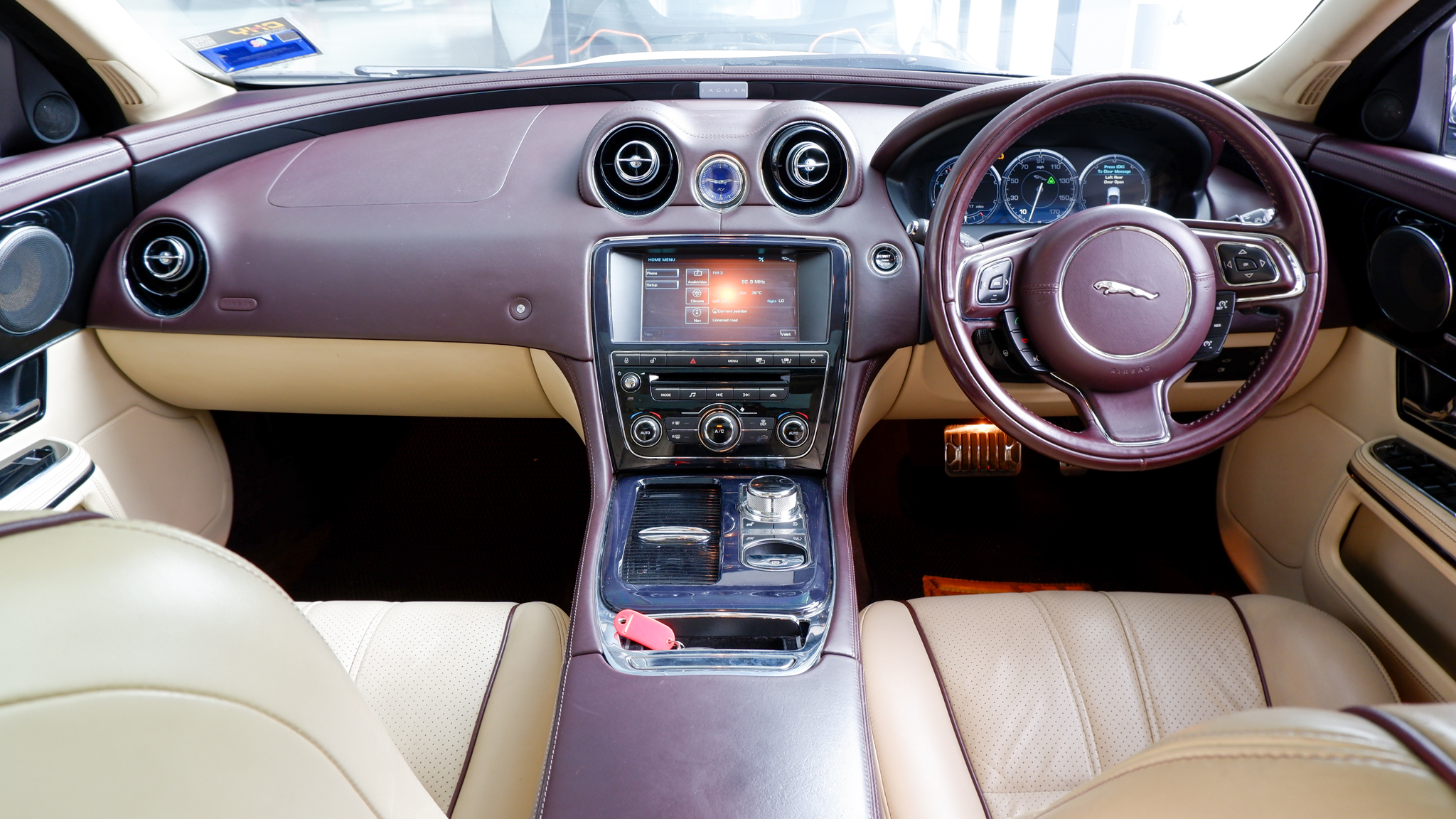 2011 JAGUAR XJL SUPERSPORT